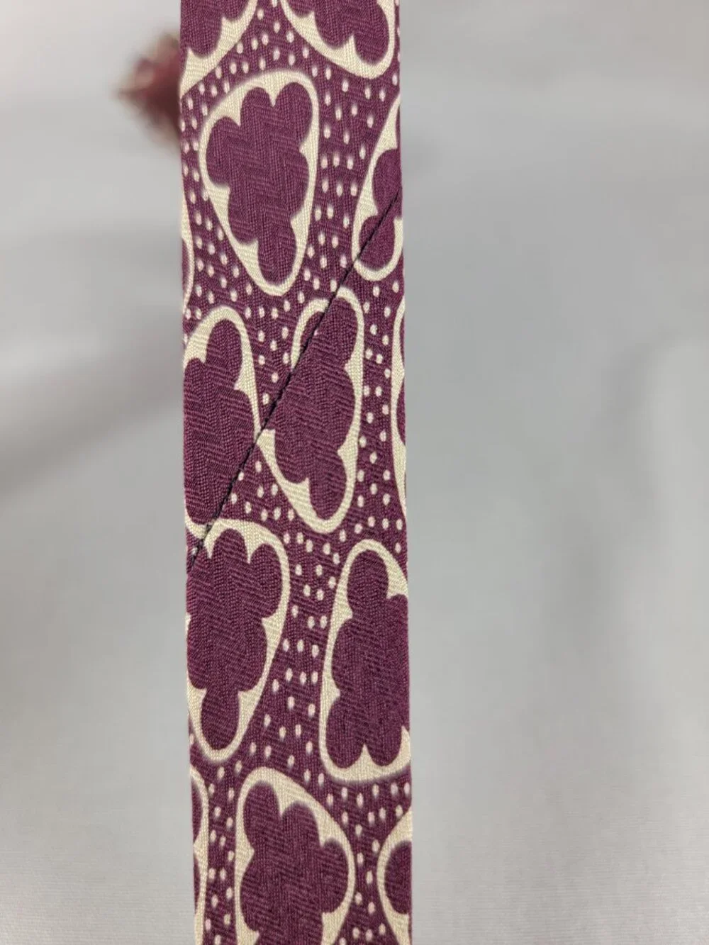 Giorgio Armani Cravatte Silk Necktie Tie Mens Maroon Beige Geometric Medallion